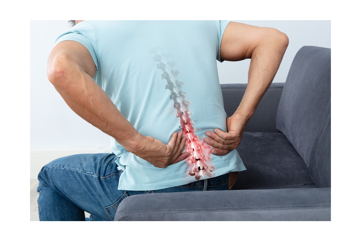 허리 통증과 다리 저림, 척추협착증 신호일 수 있습니다